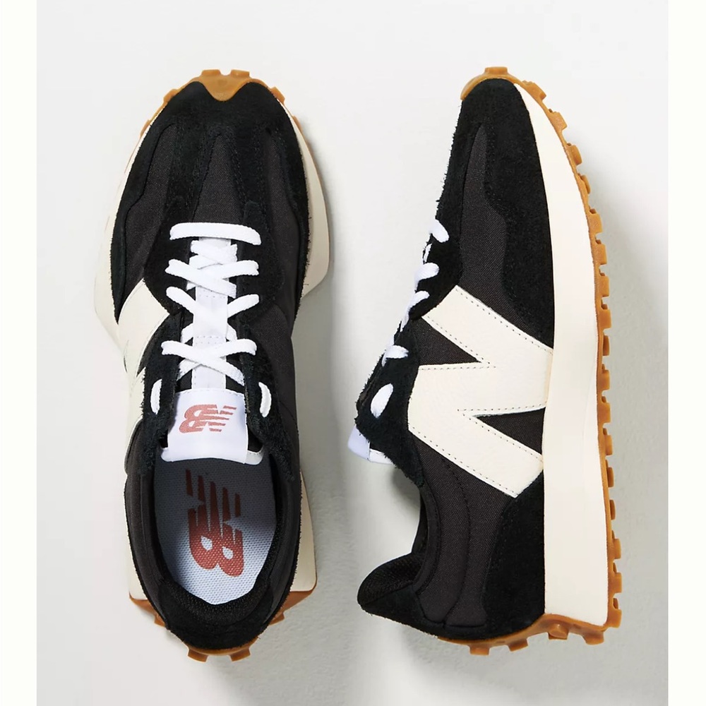 New Balance 327 Sneakers